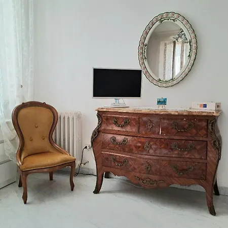 Domus Teate - *